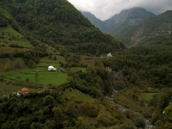 moraca selo inad doline posle lijevna panoramio